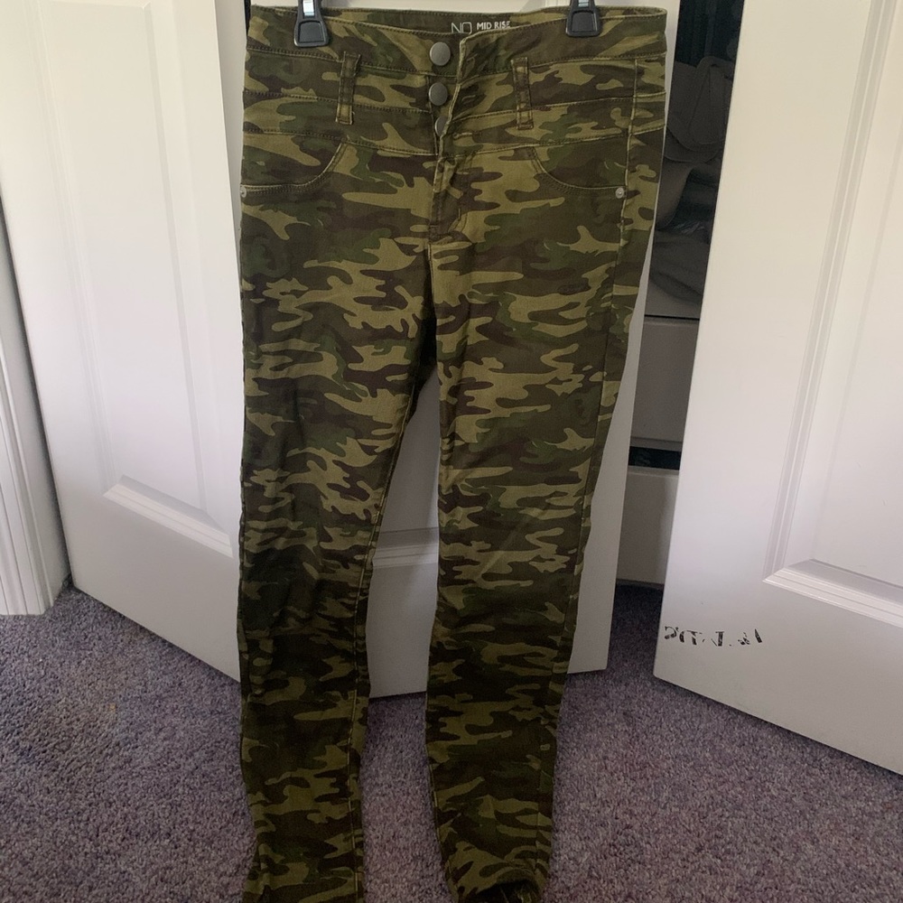 Women’s camouflage skinny jeans